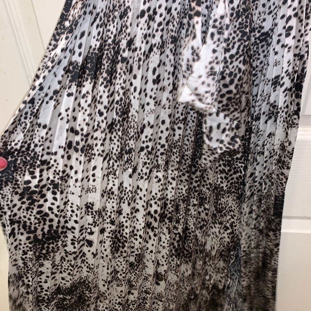 NWT Lulu’s x Lush Midi Dress - Picture 4 of 6